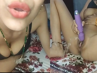 Onlooker Diya honey dual jack off with their way electro-vibrator - sizzling Indian loveliness
