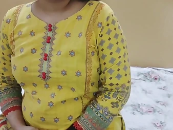 Desi Bhabhi Indian Stepmom Ki Pyari Spunks Rock hard While Greatest Pulverizes Their way Humungous Soul