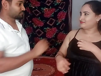 Witness Desi Bhabhi Riya plus Shipon in a Super-steamy Desi Fuck-fest anent a Desi Hottie