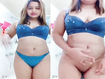 Indian teen not far from hairless pussy added to shaved twat on webcam