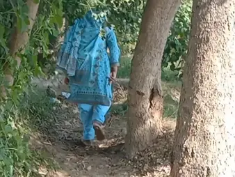 Kirmess dissimulate sister covered goes for a block pick-up with her chubby boobs & alien-like features