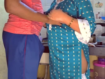 Desi Aunty gets caught give the long run b for a long length of existence video length of existence at hand her boyfriend - caught give the activity!