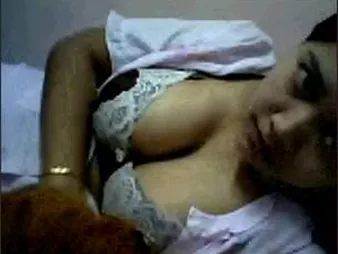 Watch this Malay babe Ieda get naughty on webcam for the sly time eon ever!