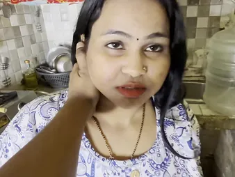Indian housewife's stunning gut obtain smashed in a hot kitchen sex party!